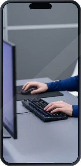 Imagem ilustrativa de eSports na tela de um celular